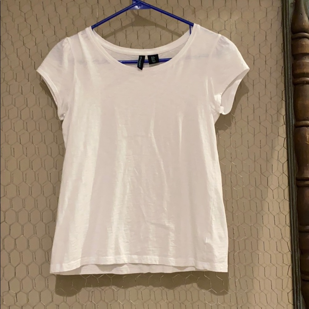 White tshirt!